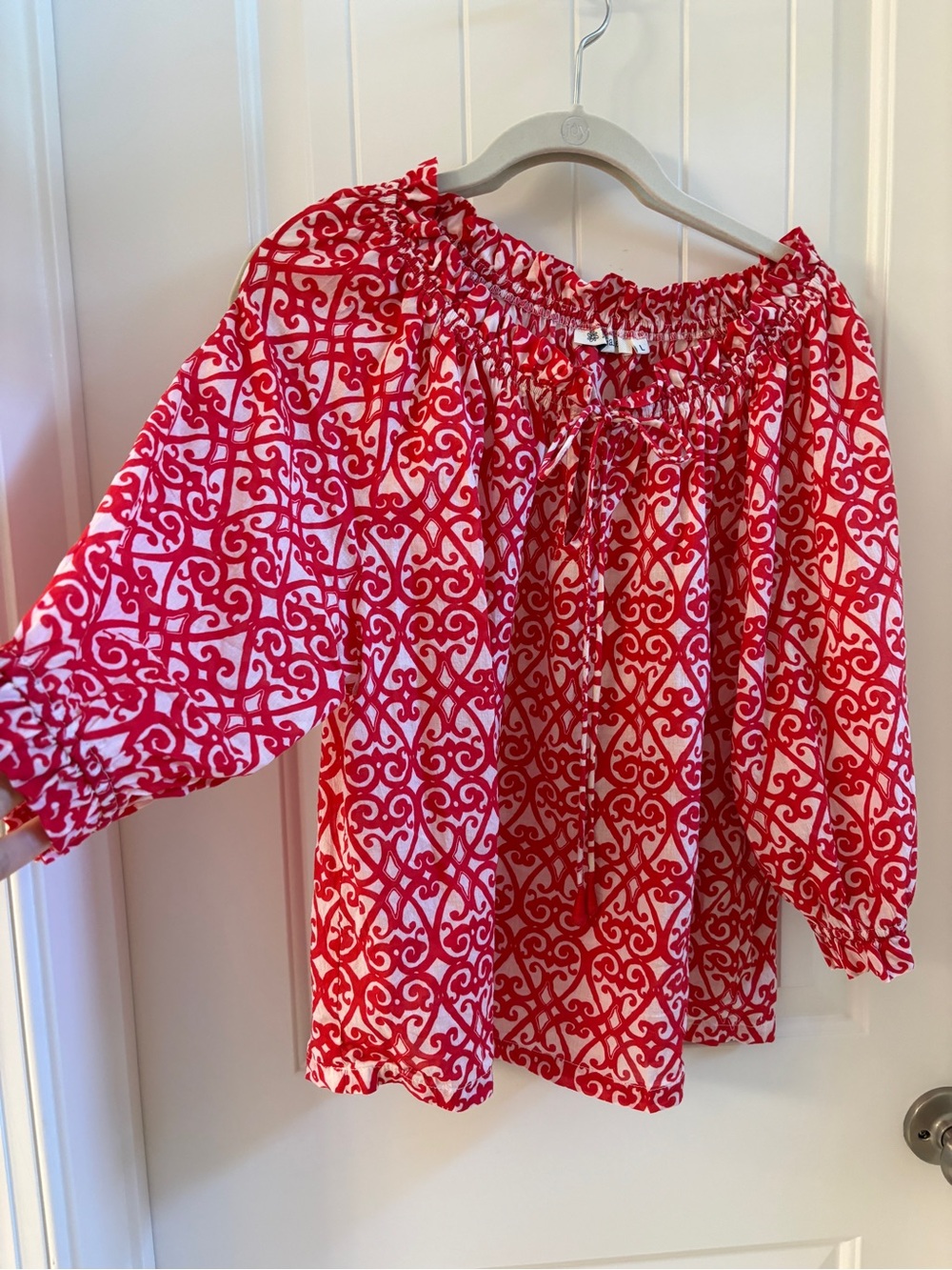 Ro’s Garden NWOT
Can be worn on or off shoulders